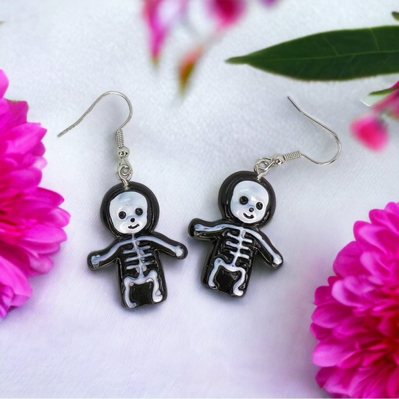 𝗥𝗵𝘆𝘁𝗵𝗺𝘀 𝗼𝗳 𝗚𝗿𝗮𝗰𝗲 𝗖𝗿𝗲𝗮𝘁𝗶𝘃𝗲 Jewelry - Spooktacular Skeleton Costume Dangle Earrings – Perfect for Halloween Fun! NWT